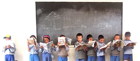 チベット難民学校の子供たち